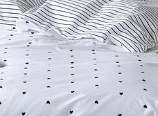 vtwonen Striped Hearts Schwarz-Weiß Bettwäsche