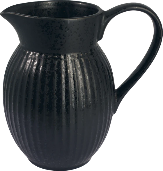 Greengate Jug Alice Volcano | Zeitlose Kanne in Schwarz | Hochwertiger Keramikkrug