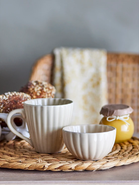 Bloomingville Latina Teller – Edler Steinzeug-Teller in Natur mit gewelltem Rand