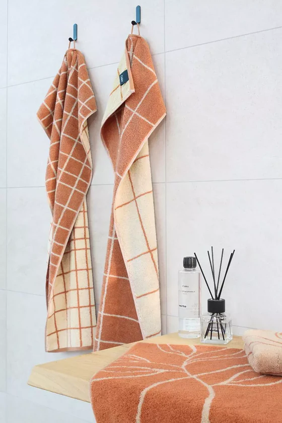 Cawö Handtuch Atelier 6241-33 Kupfer – Edles Wende-Handtuch mit feinem Karomuster aus 100 % Baumwolle