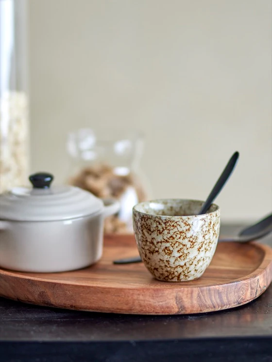 Steingut-Trinkbecher Bloomingville Paula Braun – Unikat-Design