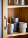 Tassen-Set Steingut Bloomingville Ewan Braun – Unikate im skandinavischen Design