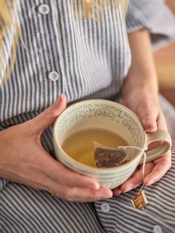 Becher mit Henkel Bloomingville Maple Grün Steingut Unikat