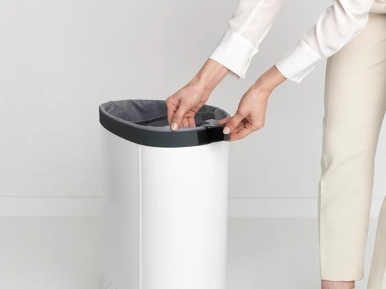 Wäschebox mit Trennsystem 55L Brabantia Selector – Stahl/Kunststoff