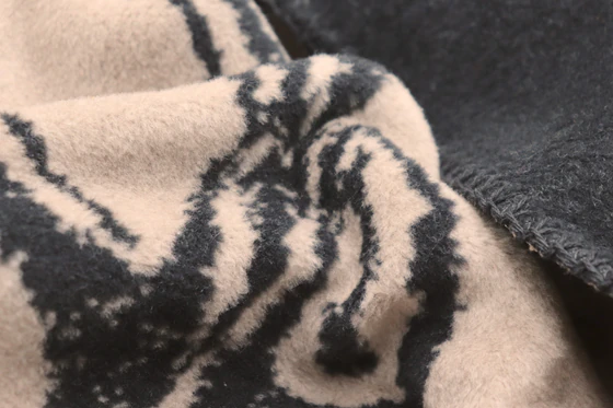 Wohndecke Biederlack Deer Doubleface – Kuschelweich & Nachhaltig