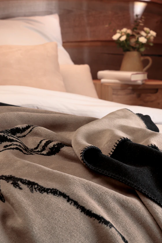 Wohndecke Biederlack Deer Doubleface – Kuschelweich & Nachhaltig