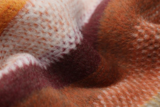 Wohndecke Biederlack Tundra Rot-Orange – Weich & Hautsympathisch