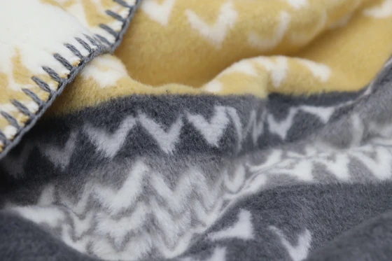 Kuscheldecke Biederlack Winter Knit – Flauschig & Nachhaltig