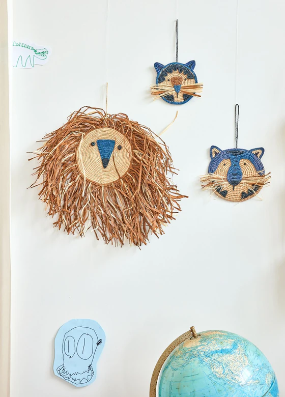 Wanddekoration Raffia Tiermotiv Blau Rice by Rice – Handgefertigt