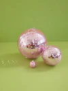 Dekorativer Disco-Ball Soft Pink Large – Rice by Rice Spiegel-Effekt