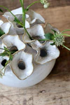 Blumenvase Chic Antique 12-Loch Creme – Vintage Steingut Design