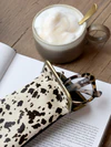 Reißverschlussetui Chic Antique Leder Kuhmuster – Einzigartiges Design