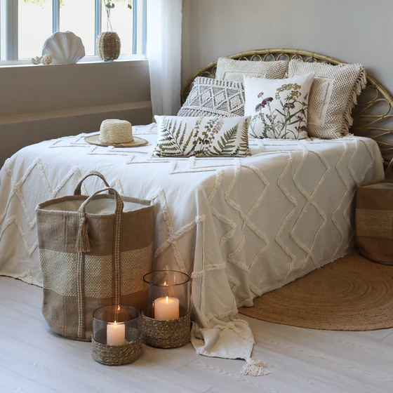 Tagesdecke Chic Antique Aix Off White – Nachhaltig & Weich