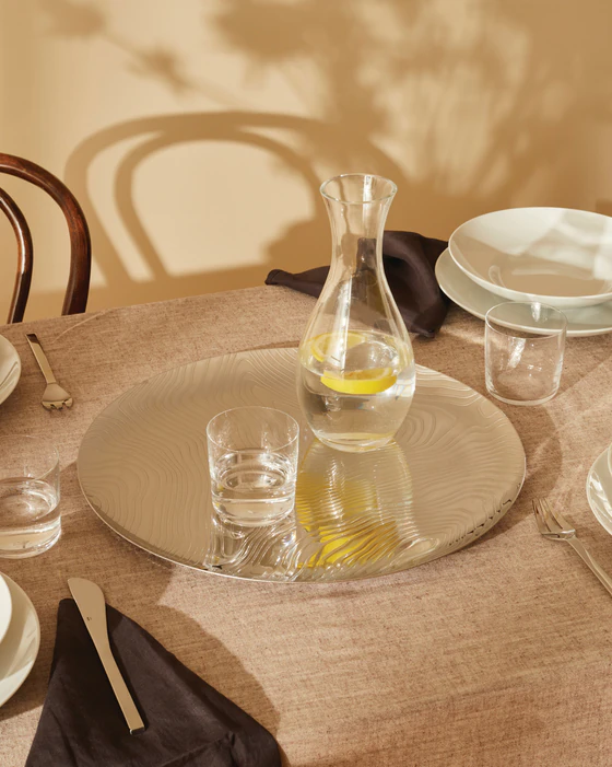 Alessi Veneer PU07 Tablett – Edelstahl 18/10 mit Reliefdekor